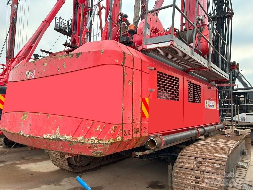 Soilmec SF65 杭打ち機