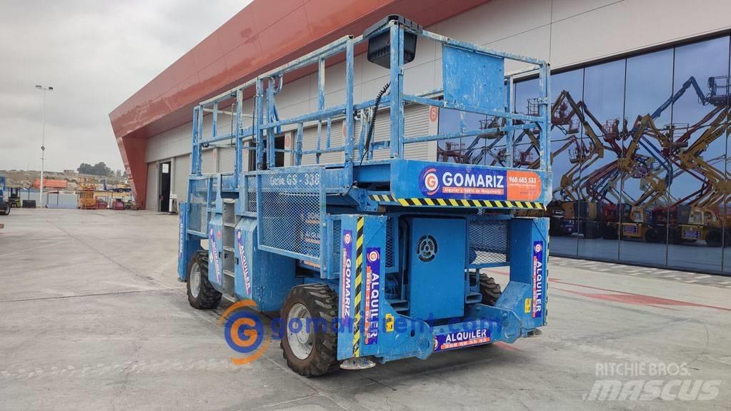 Genie GS 3384 RT シザースリフト