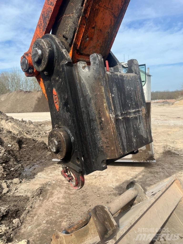 Doosan DX 180 LC-3 大型油圧ショベル12t以上（パワーショベル・ユンボ）