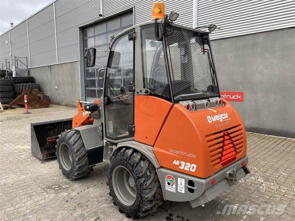 Weycor AR320 Cab 多目的ローダー
