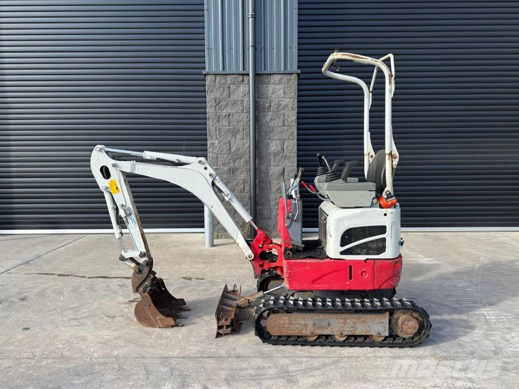 Takeuchi TB 210 R ミニ油圧ショベル 7t以下（ミニユンボ・ミニディガー）