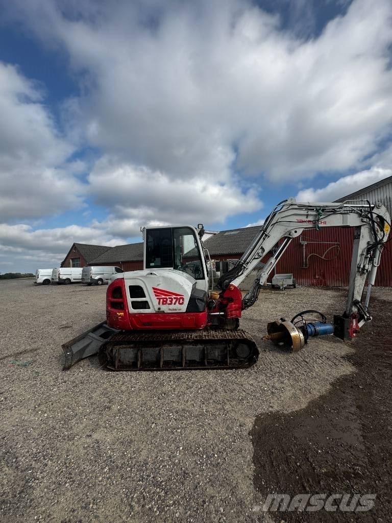 Takeuchi TB 370 大型油圧ショベル12t以上（パワーショベル・ユンボ）
