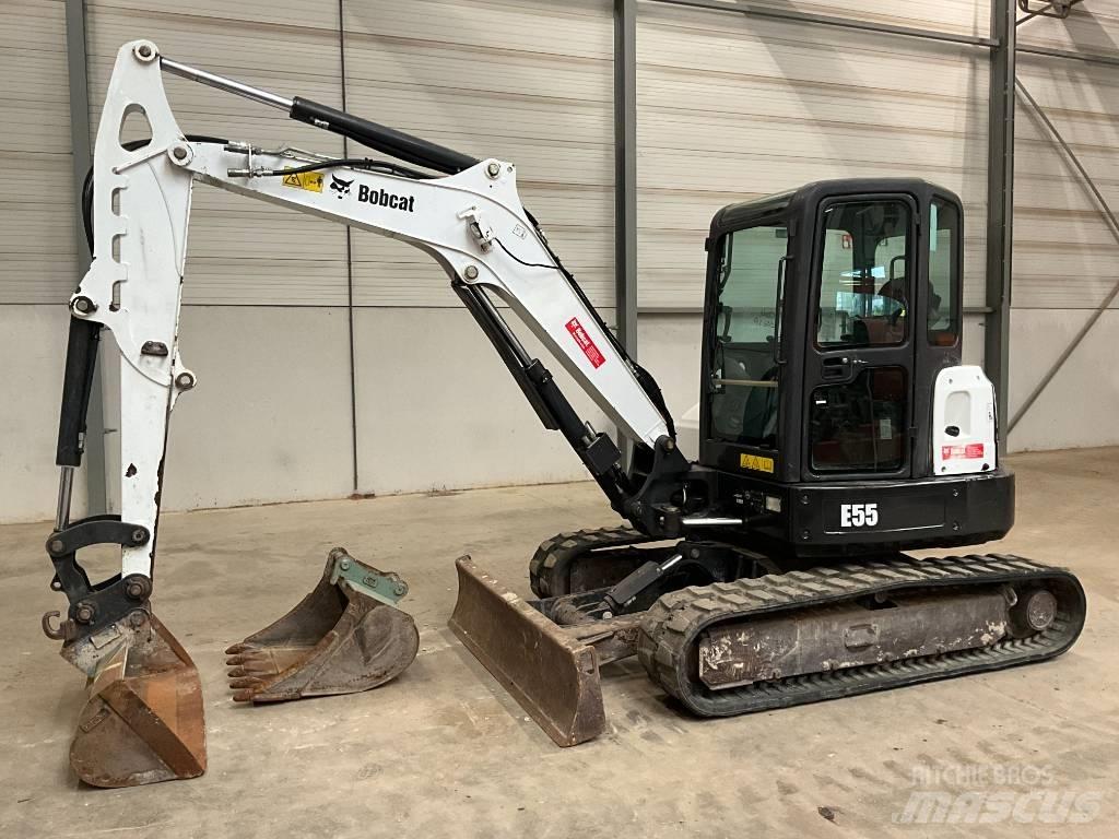 Bobcat E 55 ミニ油圧ショベル 7t以下（ミニユンボ・ミニディガー）