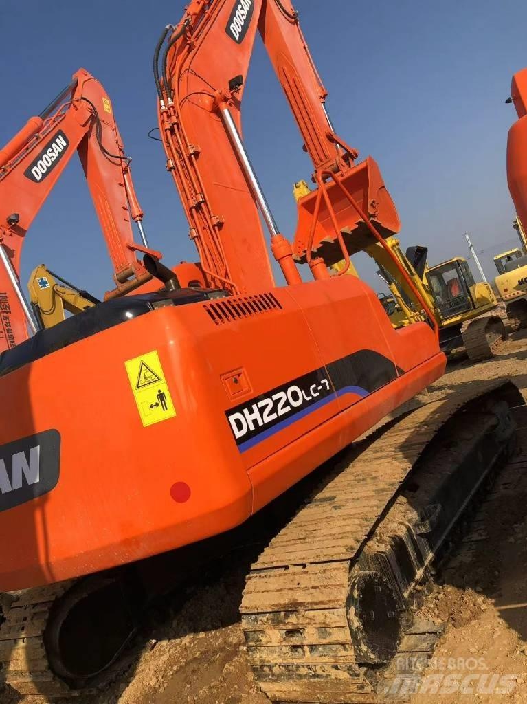 Doosan 220-7 大型油圧ショベル12t以上（パワーショベル・ユンボ）