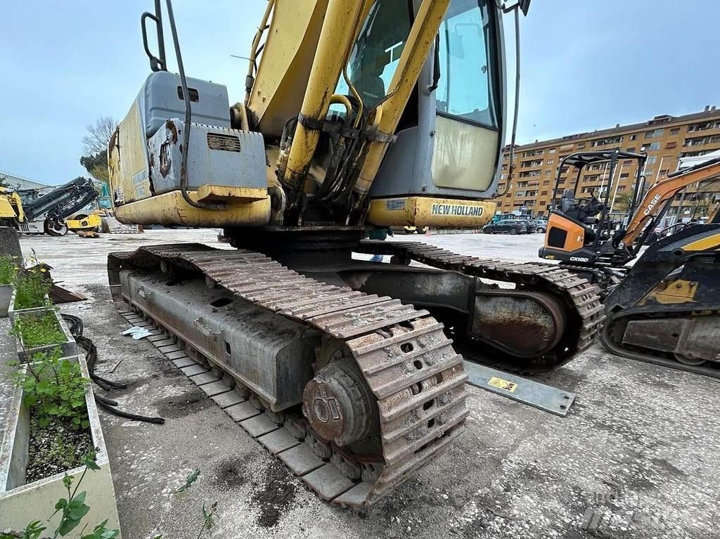 New Holland E215B 特殊油圧ショベル