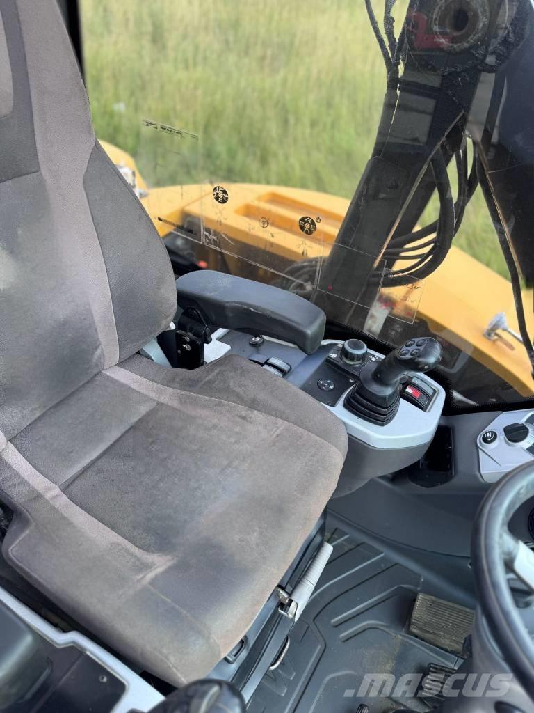 Mecalac 12 MTX バックホーローダー