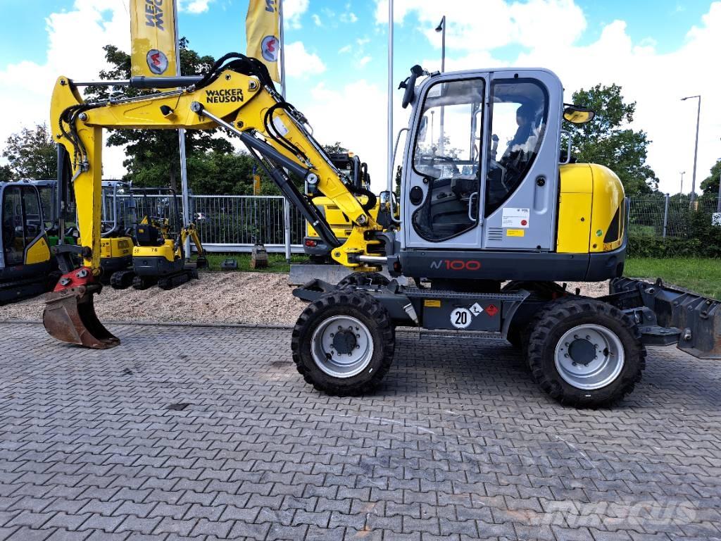 Wacker Neuson EW100 ホイール式油圧ショベル（パワーショベル・ユンボ・バックホー）