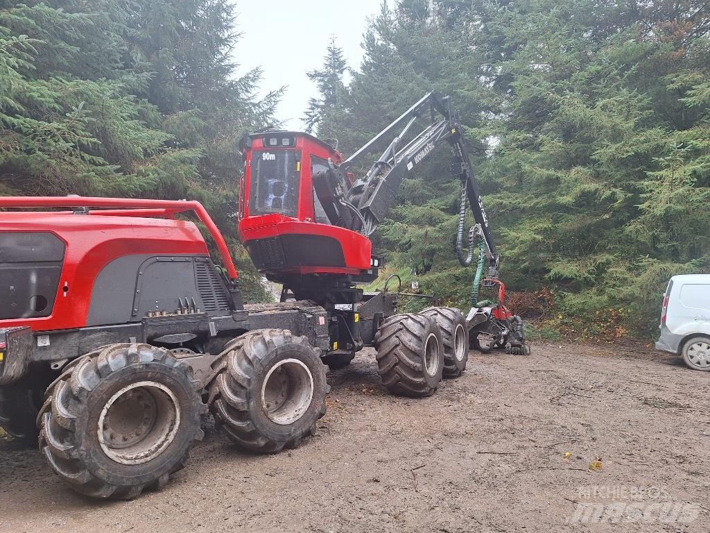 Komatsu 901 XC ハーベスター