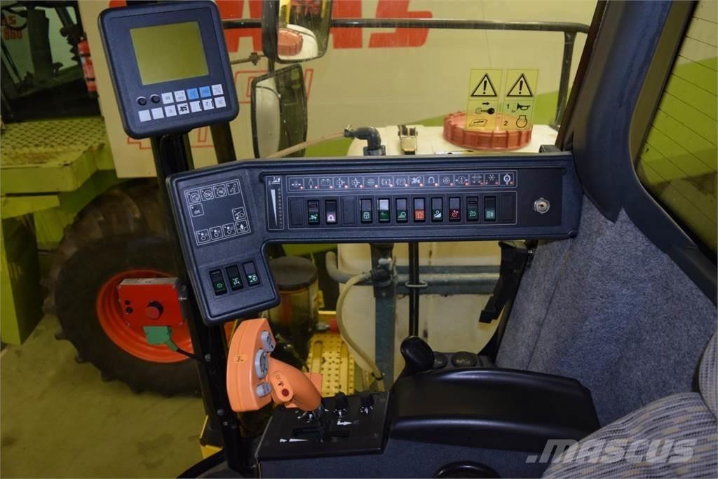 New Holland FX 40 自走式フォレージハーベスター