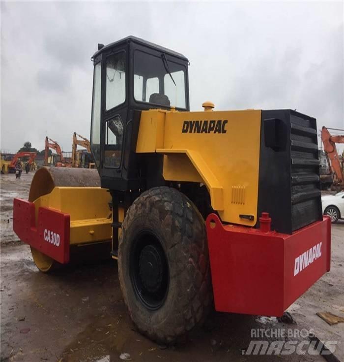 Dynapac CA 30 D 振動ローラ