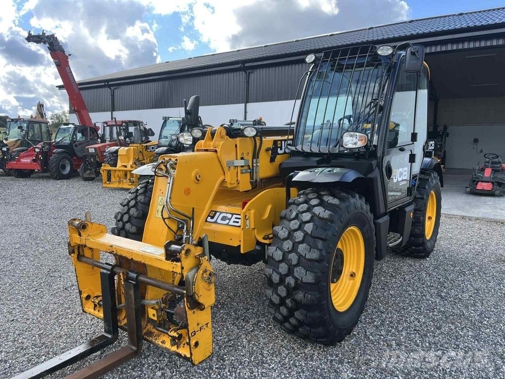 JCB 535-95 テレスコーピックハンドラー