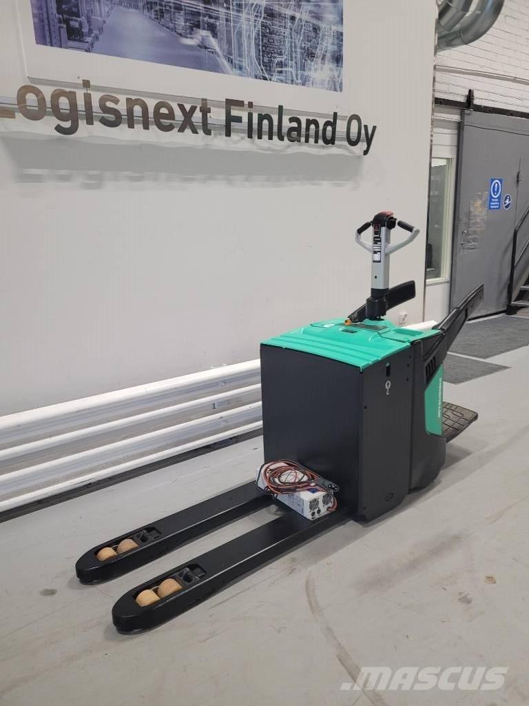 Mitsubishi PBV 20 N2 ローリフトとプラットフォーム