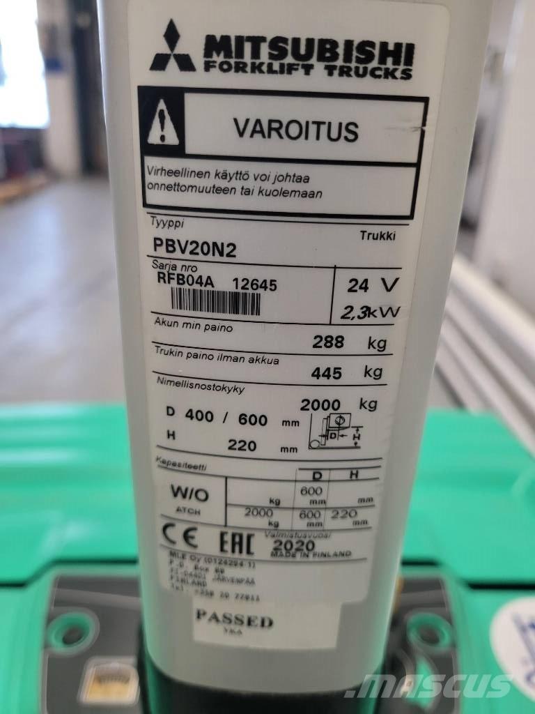 Mitsubishi PBV 20 N2 ローリフトとプラットフォーム