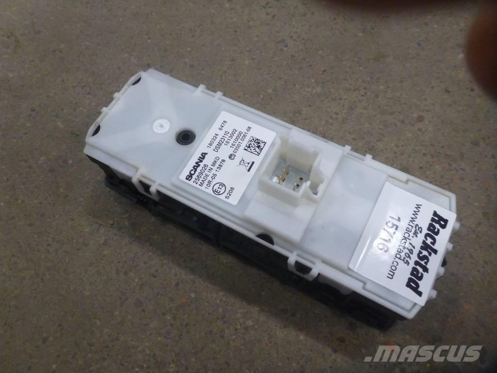 Scania R 650 電子機器