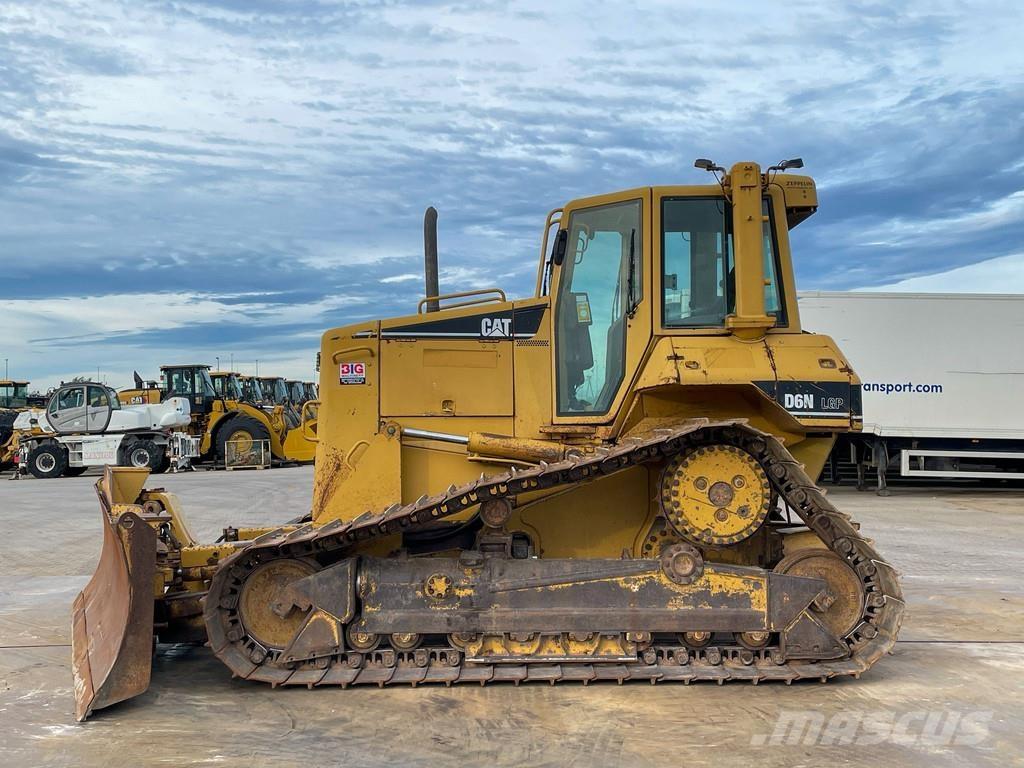 CAT D6N LGP ブルドーザー