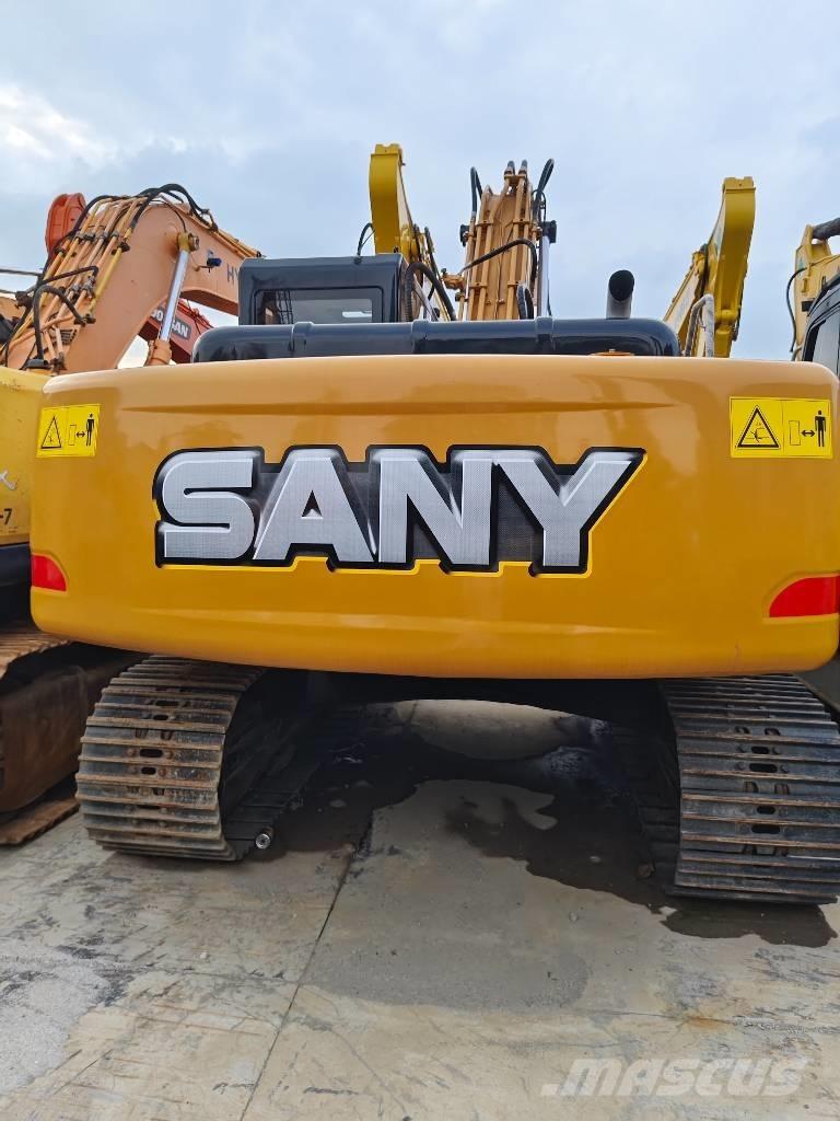 Sany SY 215 C 大型油圧ショベル12t以上（パワーショベル・ユンボ）