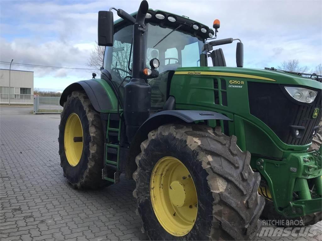 John Deere 6250R トラクター