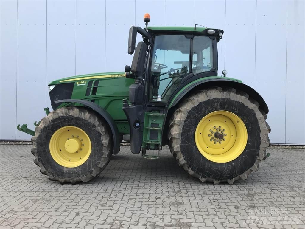 John Deere 6250R トラクター
