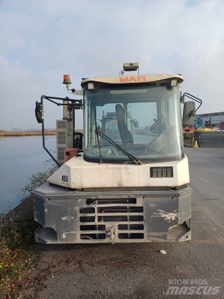 Mafi R336 ターミナルトラクター