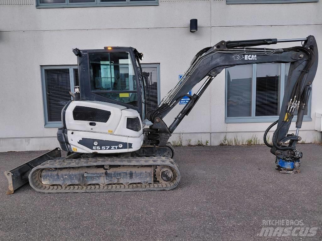 ECM 57 ZT ミニ油圧ショベル 7t以下（ミニユンボ・ミニディガー）