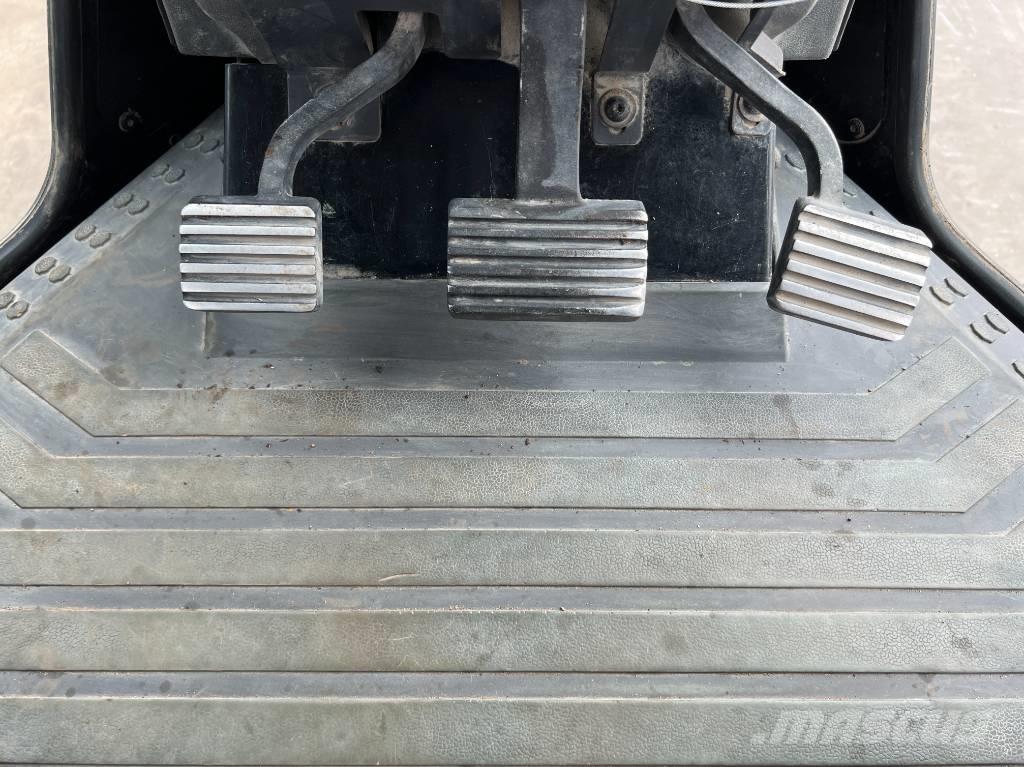 CAT 140M2 AWD モーターグレーダー