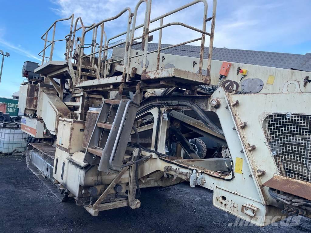 Metso LT300HP 自走式クラッシャー