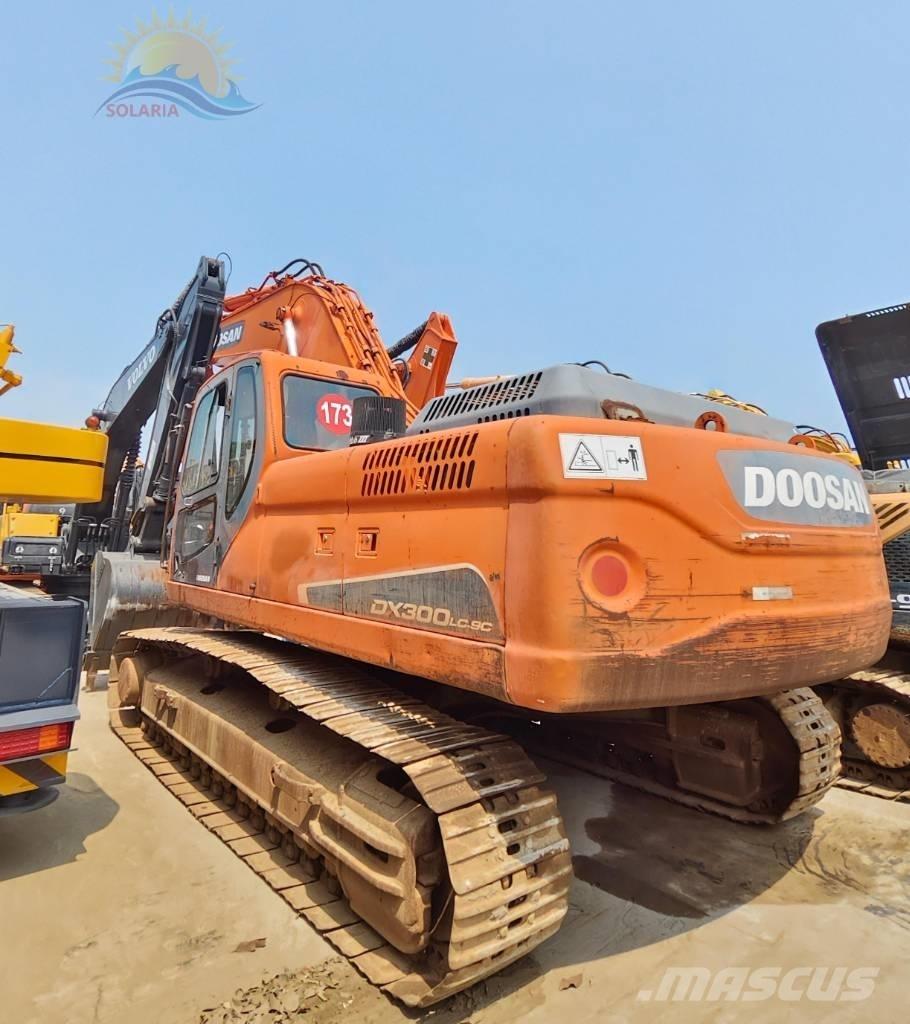 Doosan DX 300 LC 大型油圧ショベル12t以上（パワーショベル・ユンボ）