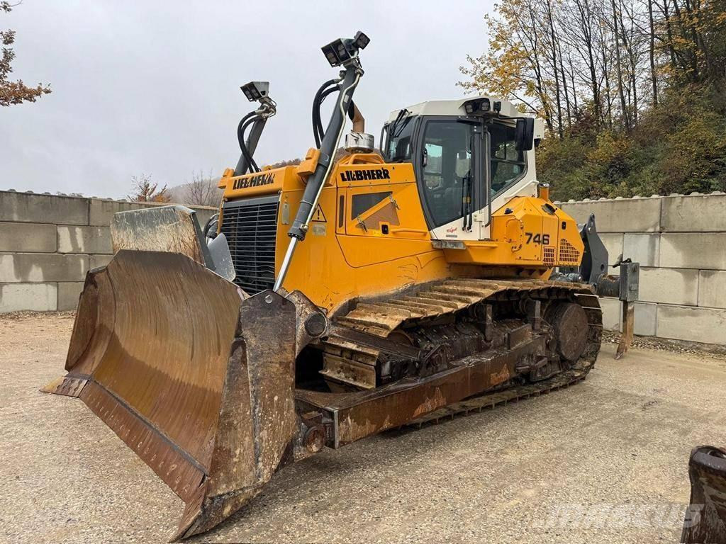Liebherr PR 746 L ブルドーザー