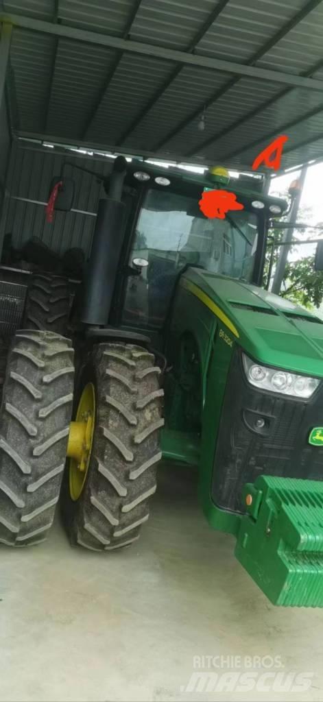 John Deere 8R·3204 トラクター