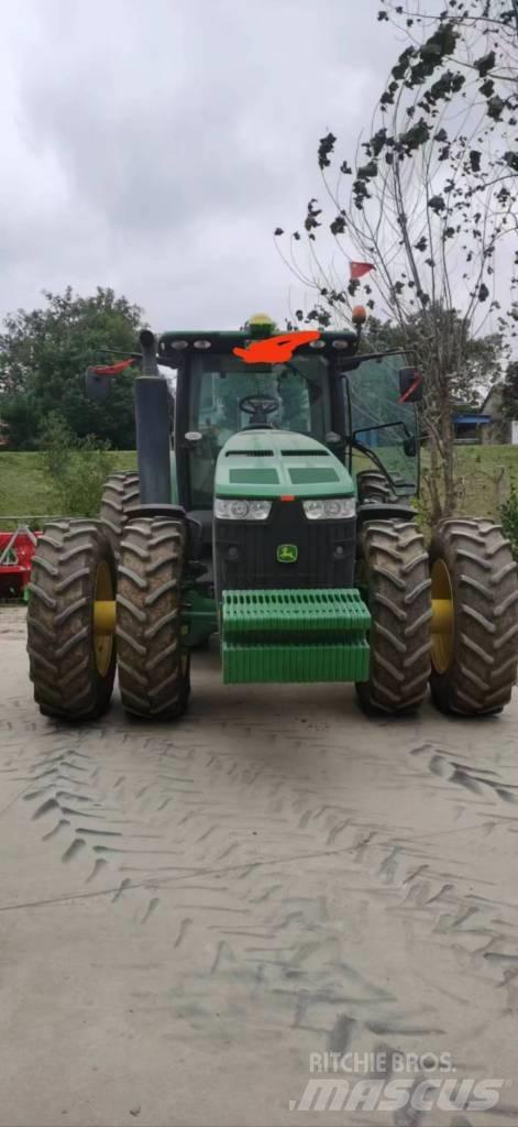 John Deere 8R·3204 トラクター