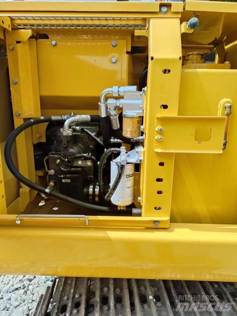 Komatsu PC 110 中型油圧ショベル 7ｔ-12ｔ（ユンボ・パワーショベル・バックホー）
