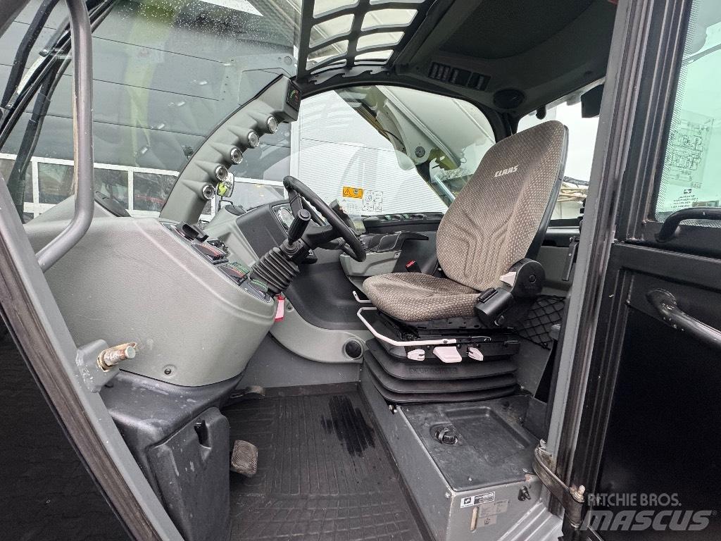 CLAAS Scorpion 7055 テレスコーピックハンドラー