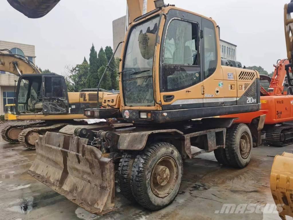 Hyundai R210W-9 ホイール式油圧ショベル（パワーショベル・ユンボ・バックホー）