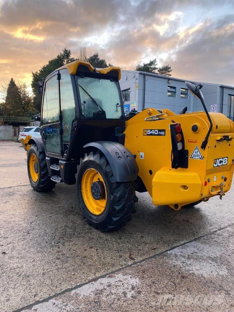 JCB 540-140 テレスコーピックハンドラー