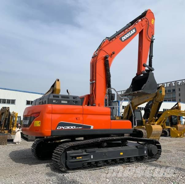 Doosan 300LC-9C 大型油圧ショベル12t以上（パワーショベル・ユンボ）