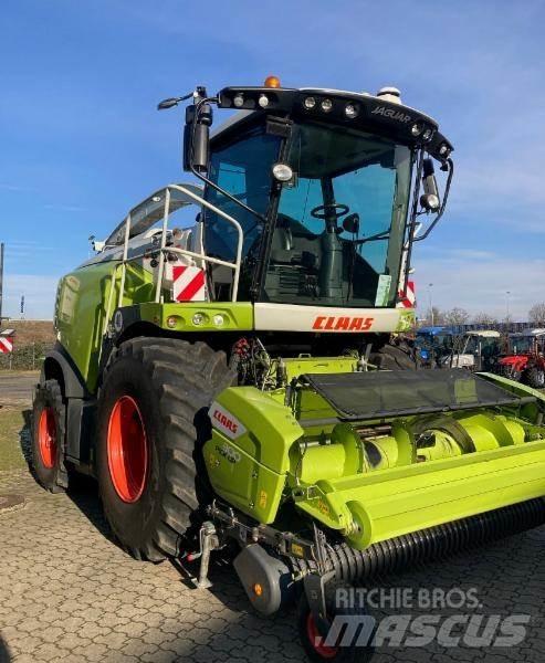 CLAAS JAGUAR 970 自走式フォレージハーベスター