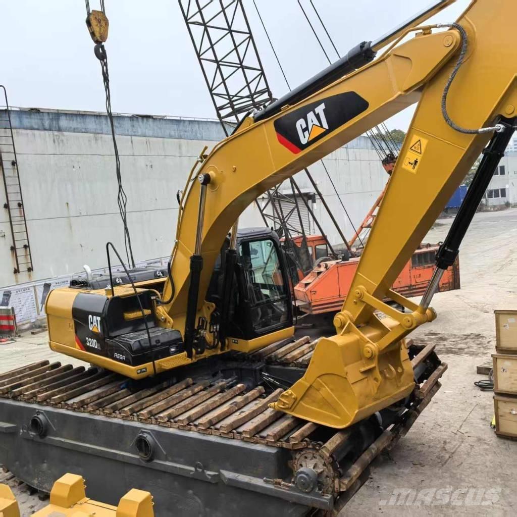 CAT 320 D 水陸両用油圧ショベル、ユンボ