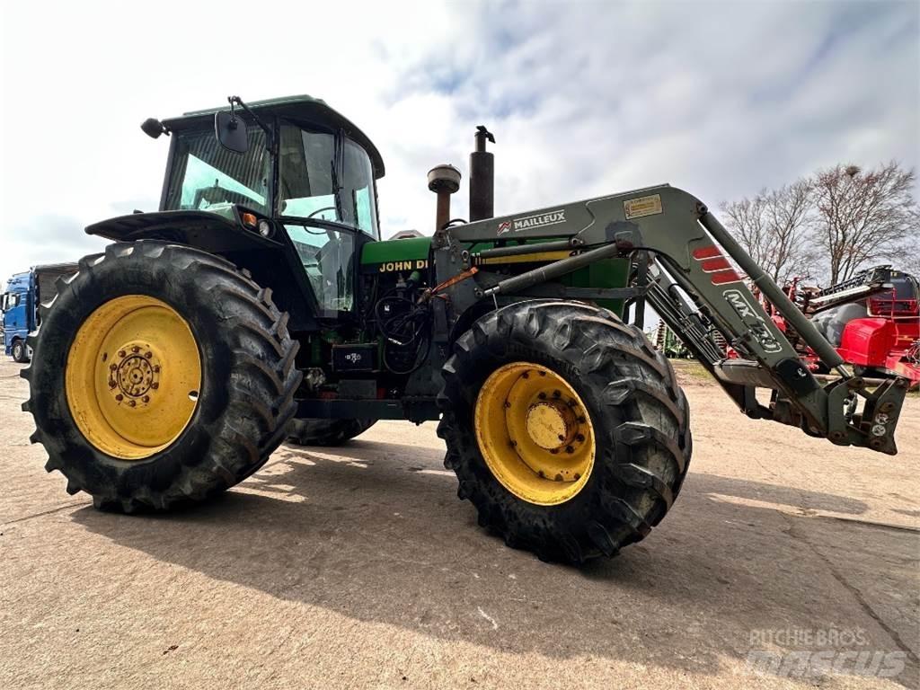 John Deere 4055 トラクター