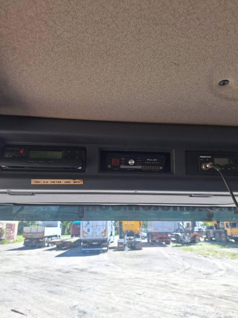 Scania P 3210 ローダークレーン