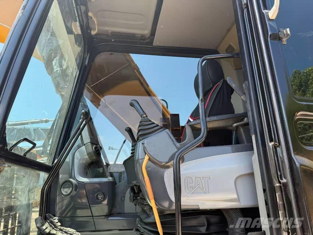 CAT 320 D 大型油圧ショベル12t以上（パワーショベル・ユンボ）
