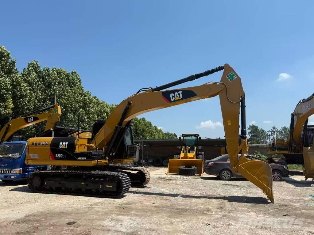 CAT 320 D 大型油圧ショベル12t以上（パワーショベル・ユンボ）
