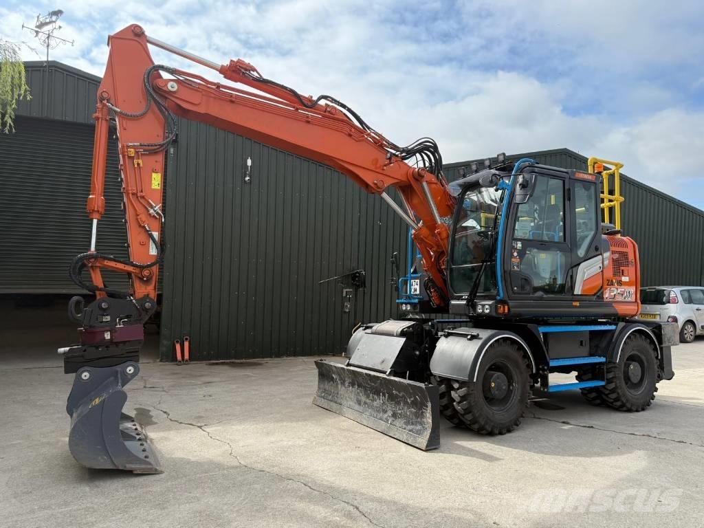Hitachi ZX 135 W-7 ホイール式油圧ショベル（パワーショベル・ユンボ・バックホー）