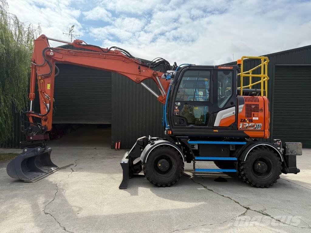 Hitachi ZX 135 W-7 ホイール式油圧ショベル（パワーショベル・ユンボ・バックホー）