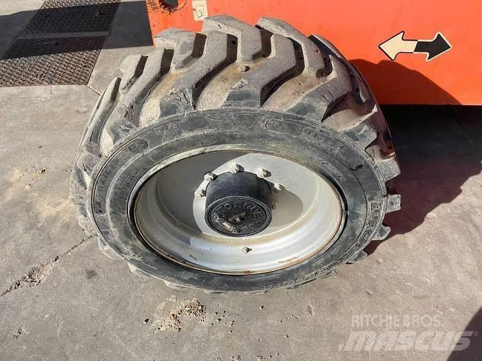 JLG 660 SJ ブームリフト　直伸型
