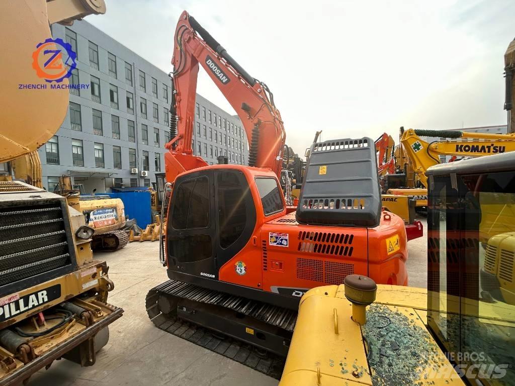 Doosan DX 150 中型油圧ショベル 7ｔ-12ｔ（ユンボ・パワーショベル・バックホー）