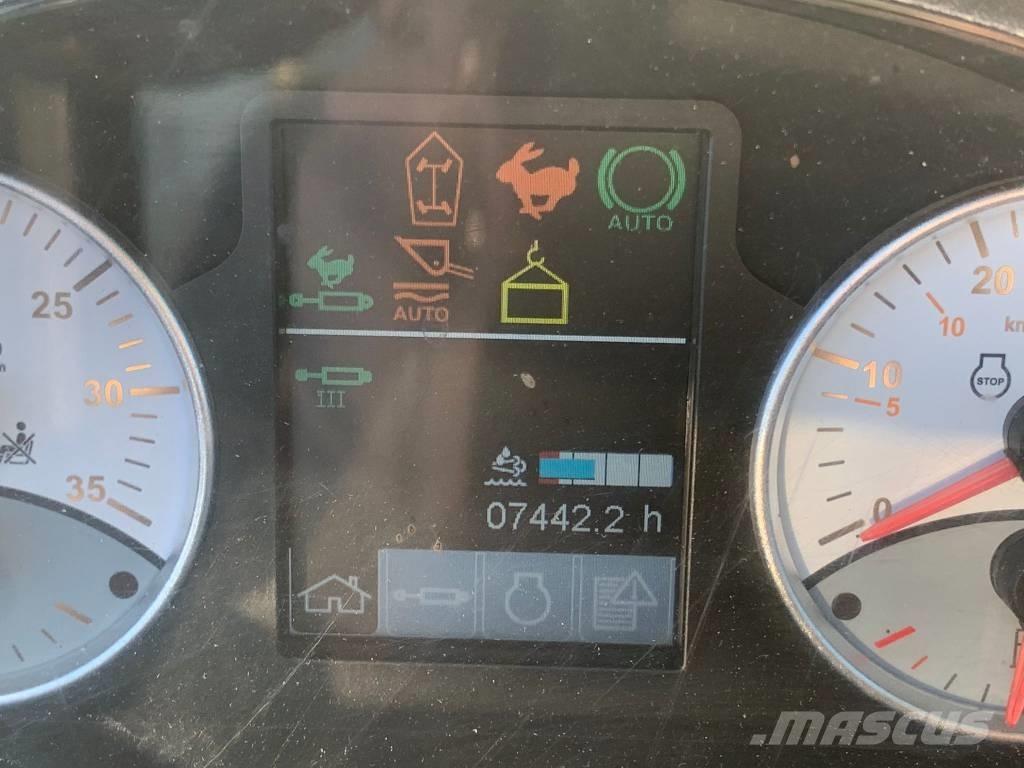 CLAAS Scorpion 732 農業用テレハンドラー