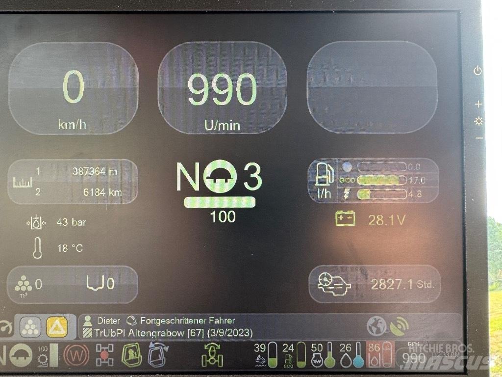 Komatsu 875 フォワーダー