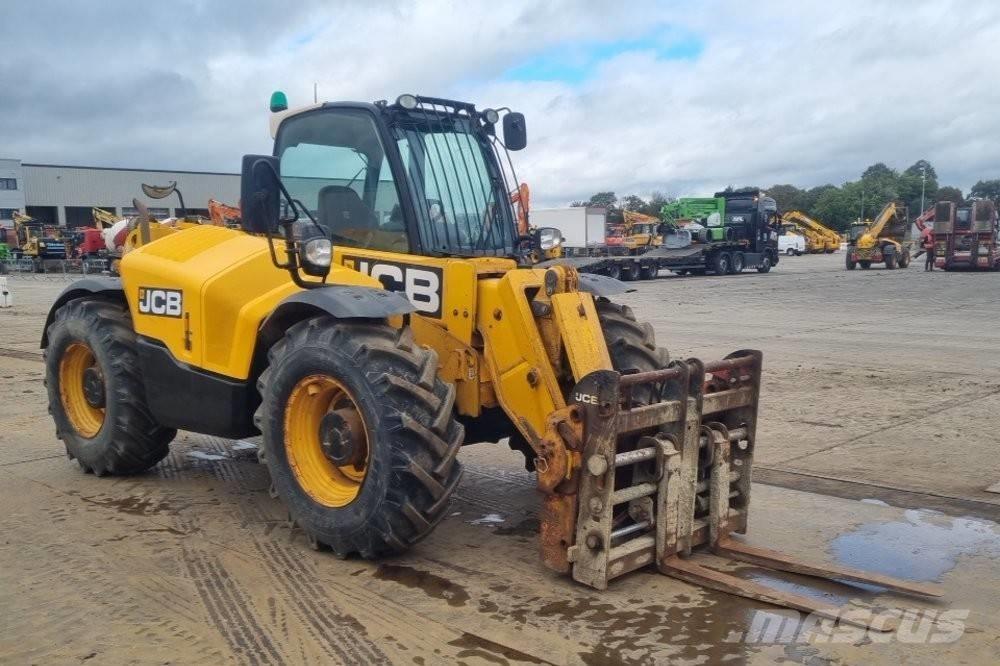 JCB 531-70 テレスコーピックハンドラー