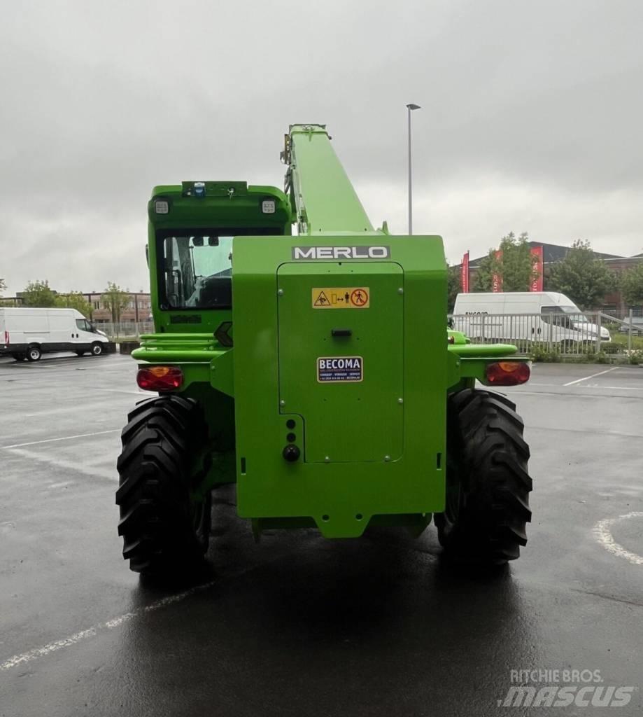 Merlo P40.17 PLUS テレスコーピックハンドラー