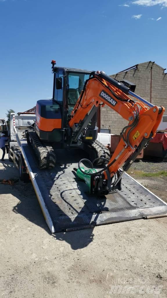 Doosan DX 50 Z ミニ油圧ショベル 7t以下（ミニユンボ・ミニディガー）